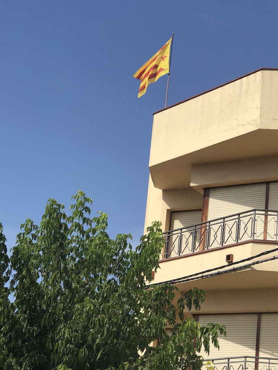 nandorossi4's tweet photo. ‼️ Fotos d'avui un bon dia a llagostera I molt bona gent #Tornare #viscaCAT LLIURE ✊ https://t.co/vvneCGWf3x