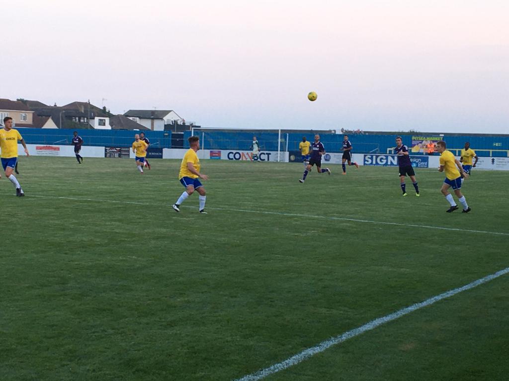 CIFC's tweet photo. HALF TIME 🕣
Canvey Island 1-1 Hashtag United

Good contest so far with chances for either side. Lots for the gaffer to mull over at half time.

#CIFC #CANHAS #canveyislandfc https://t.co/qtZ7xTk2ru