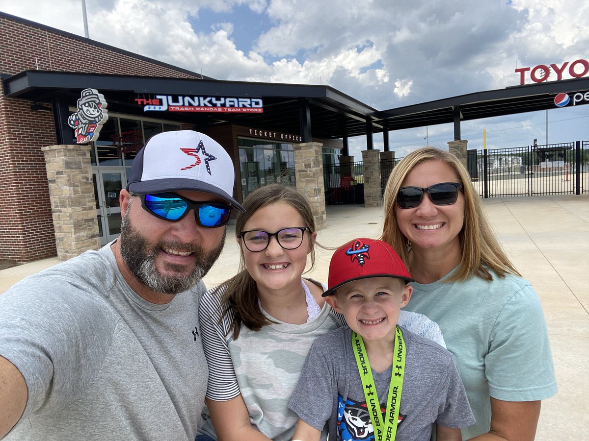 cwcofield's tweet image. Thanks to our guide Madison and the @trashpandas for a great experience today. @randicofield