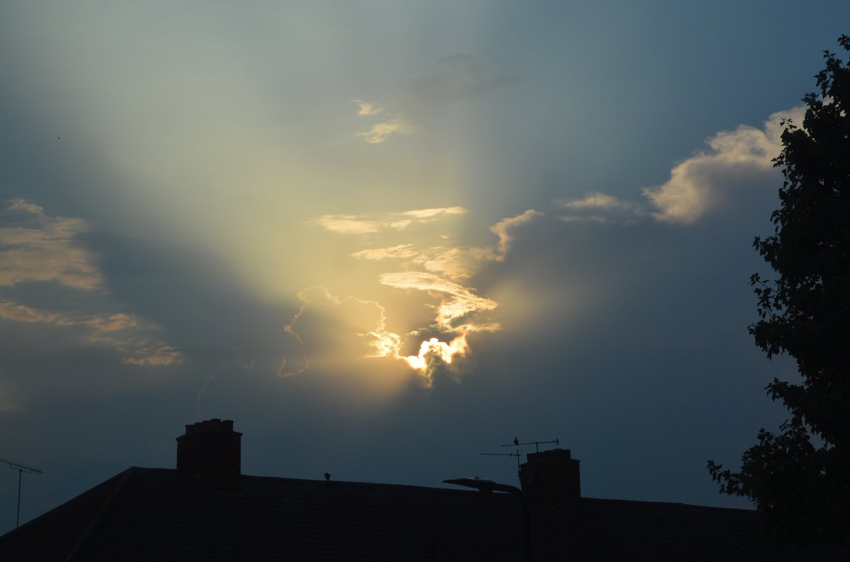 The heat is slowly killing me, but I'll forgive mother nature for this sky #sunset