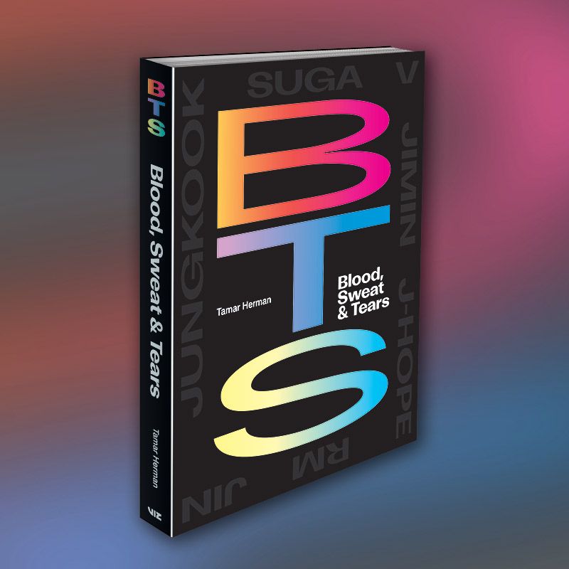 VIZMedia's tweet image. 🚨 BTS: Blood, Sweat &amp;amp; Tears is out now! 

Order now: buff.ly/3fOAsAE