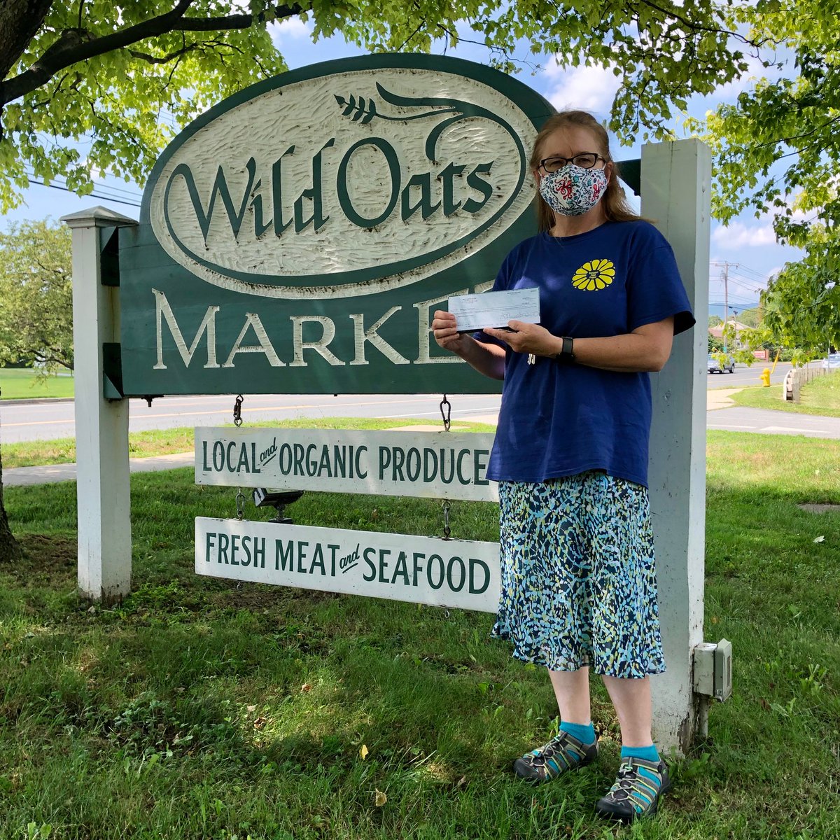 wildoatsmarket's tweet photo. The #berkshirefoodproject's Executive Director, Kim McMann, visited the store today to official receive our check for $2,338.02, which our customers raised by donating their spare change in July. Thank you!
#roundupforchange #shopthecoop #intheberkshires https://t.co/FhHuISDZnq