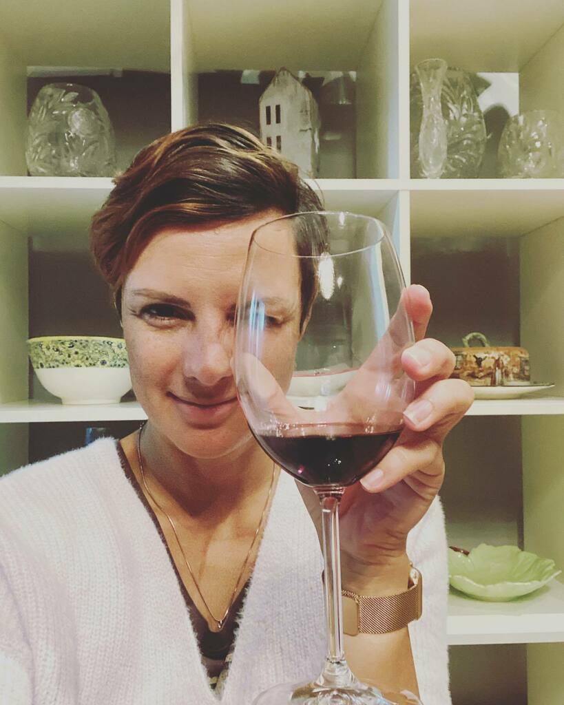 Cheers to stylish new beginnings on relatively random Tuesdays @stylvol.co.za @suzannekotze @justinekroes Hopefully soon, bubbly with you spatkly ladies! #stylvol instagr.am/p/CDwnk5vJXdU/