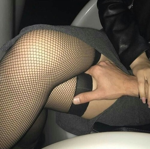 yalnizmuberra's tweet photo. Geçen geceden kalma halim, resmin tam haline gerek bile yok. Şu ayrıntı bile devamını tahmin ettirir
#hotwife #Qos #Slutwoman https://t.co/VGBMgasTye