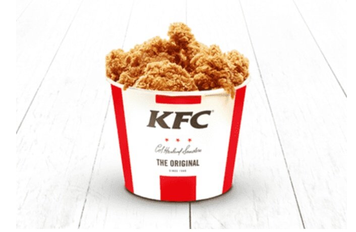 Tweeterist_'s tweet image. Kam az Kam #AzadiWeek deal he dedo Value Bucket Pe 😭 @kfc_pk