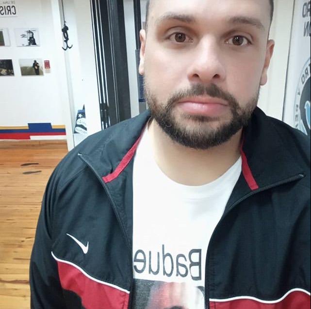 AndreinaBaduel's tweet photo. #ALERTA Denunciamos q’ el régimen cumplió sus amenazas de APRESAR a más miembros de la flia, en esta oportunidad a mi hno Raúl Iván Baduel, por tribunales en el Edo. Guárico

Valiéndose de ARTIMAÑAS JUDICIALES para complacer sus pretensiones y persecución continuada a los Baduel. https://t.co/b9YpWVjpzw