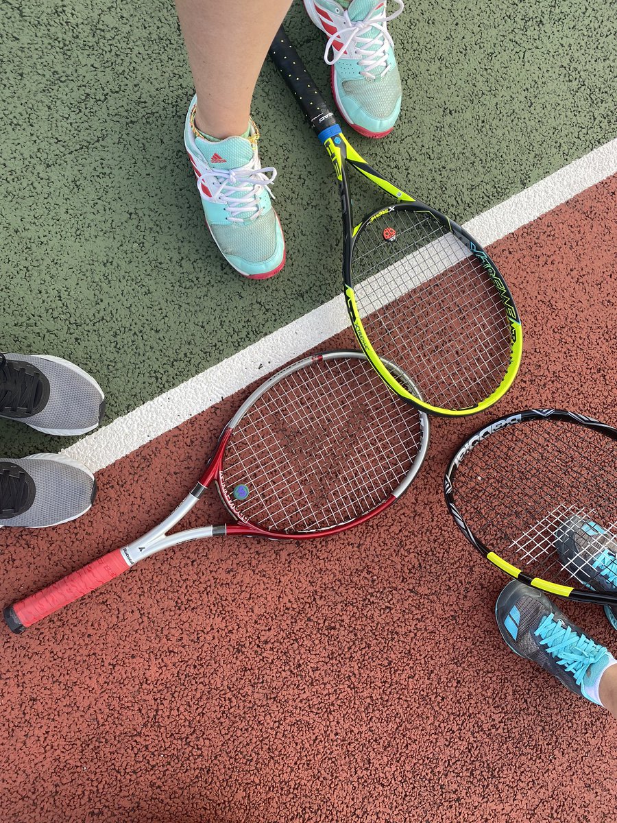katyclay1410's tweet photo. Very hot game of tennis tonight! 🥵    3 Physio’s and @AlisonLobb1 keeping her eye out for dodgy line calls!! 🧐
@MerseyBowmen 
#AHPsActive #WeActiveChallenge https://t.co/MegSwzWPHS