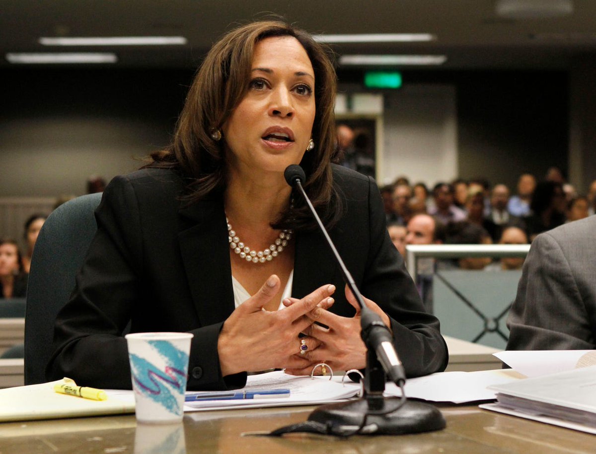 Take a look at Sen.  @KamalaHarris& #39; political career throughout the years.  https://bit.ly/3fOMHgO&q... class= Take a look at Sen.  @KamalaHarris& #39; political career throughout the years.  https://bit.ly/3fOMHgO&q... class=