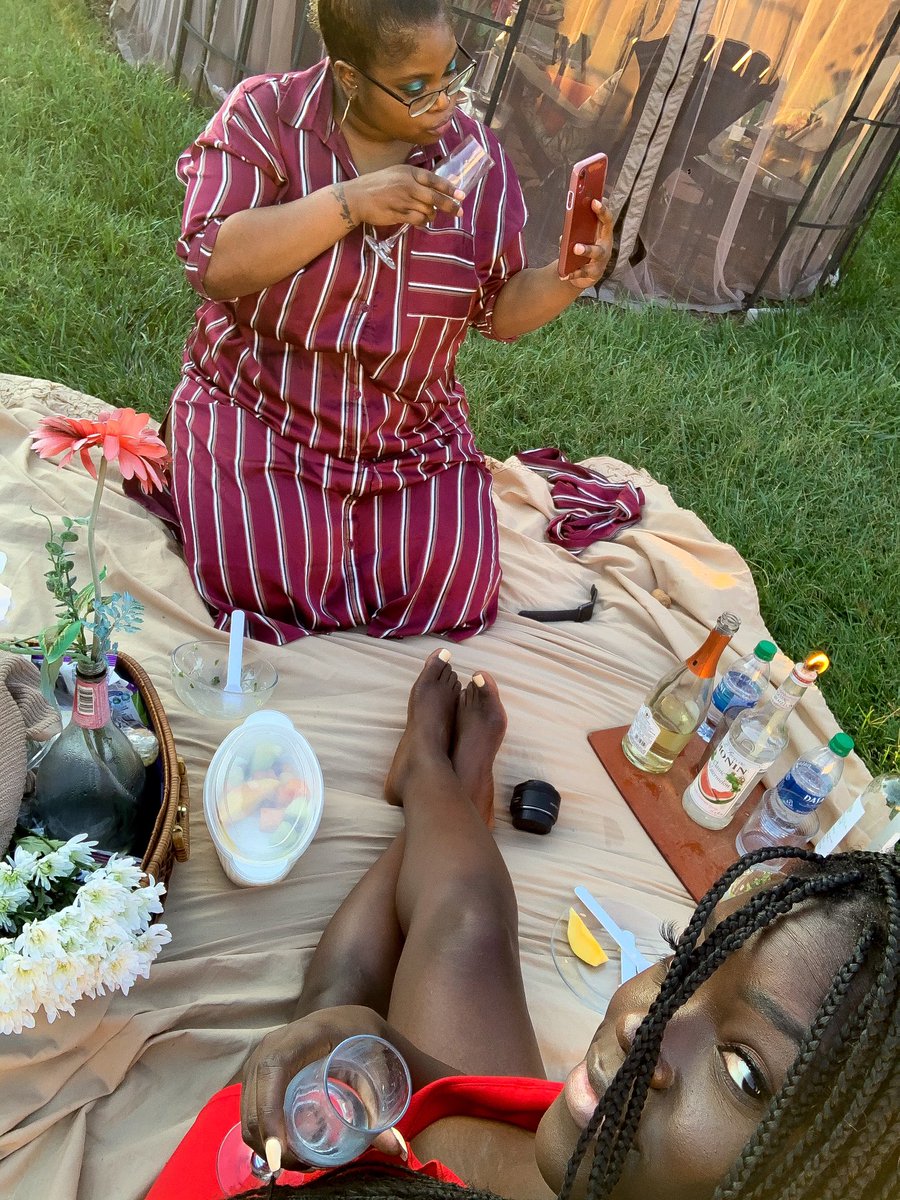 MissBriMichelle's tweet photo. #backyardPicnic #BlackGirlsPicnic https://t.co/ZXky2knT3w