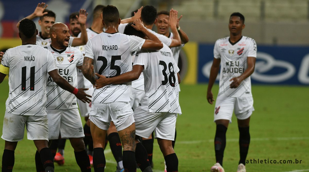 AthleticoPR's tweet photo. Hoje tem mais Furacão no @Brasileirao!  
PRA CIMA! 🌪️ 
#SempreMaisFuracão #CAPxGOI https://t.co/tlbDYFOgiK