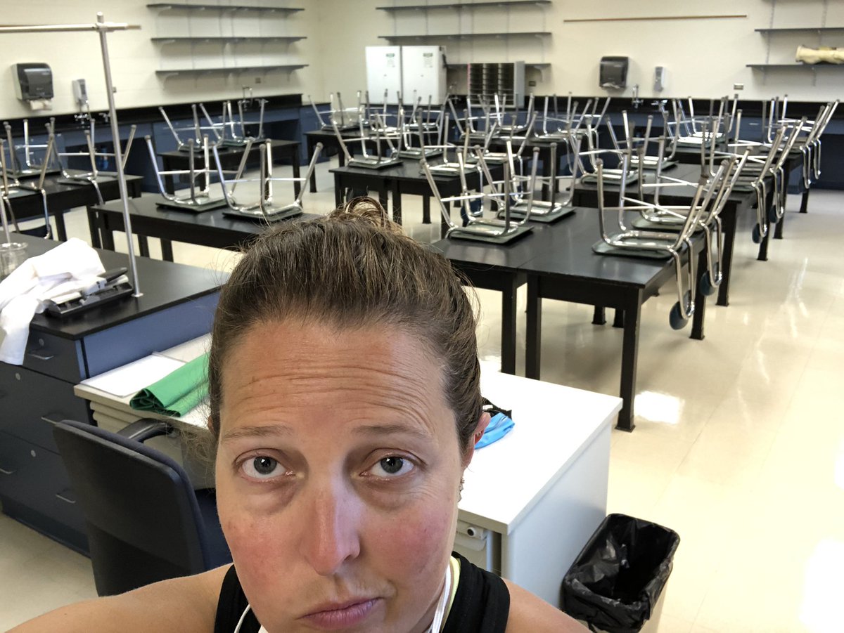 CHallScience116's tweet photo. Dear students, I miss you more than you know. 😢 until we meet in person, xoxo  Mrs. Hall https://t.co/yjYbofRr1Q