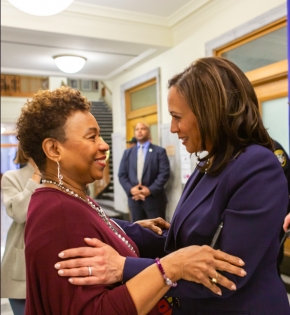 BarbaraLee_CA's tweet photo. As always, proud to be by your side, @KamalaHarris. Congratulations on making history and leading us toward a transformative future. https://t.co/YJ8TRZzfPV