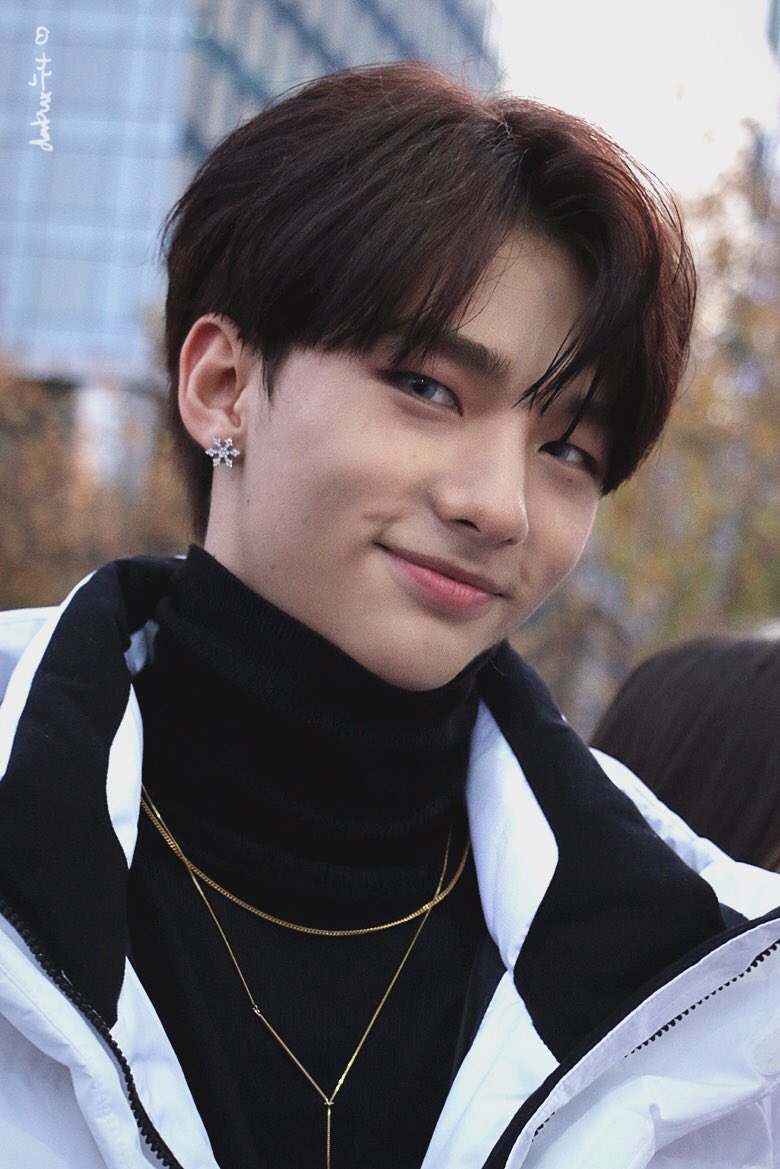 a thread of hyunjin’s dimple that appears on the top of his mouth because it’s the cutest thing ever