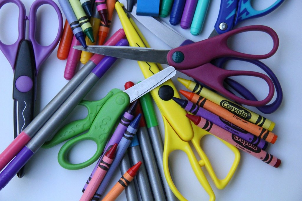 Galesburg_HS's tweet photo. Parents/Guardians: Galesburg CUSD #205 will be providing the necessary school supplies to be used during the 2020-2021 school year for each registered student. More information will be provided when supply pick up dates are set in the near future. https://t.co/8HhR0WXMjc