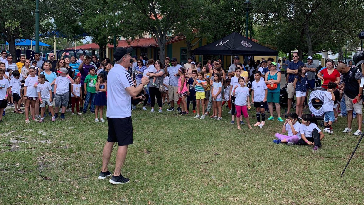 OneWorldOneGoal's tweet photo. Looking forward to when we can do #CommunityService for @InterMiamiCF in the meantime what if we make a Tshirt sold w/#Beckham23 to benefit the kids at parks? ๐
@FrancisSuarez @MayorGimenez @marceloclaure @Jorge__Mas @dvdbeckham @MiamiDadeCounty @CityofMiami https://t.co/vr52l0vMRk
