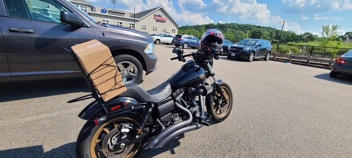 I get to drop off first responder appreciation snack packs on what is (probably) the coolest ride around. I love my job. <a href="/DPulido24/">Dana Pulido</a> <a href="/BaezYasmine/">Yasmine Baez</a> <a href="/pnixnix/">Peter Nixon</a> <a href="/keroninc/">Keron Incarnato</a> <a href="/FirstNet/">FirstNet, Built with AT&T</a> #LifeAtATT #ATTEmployee