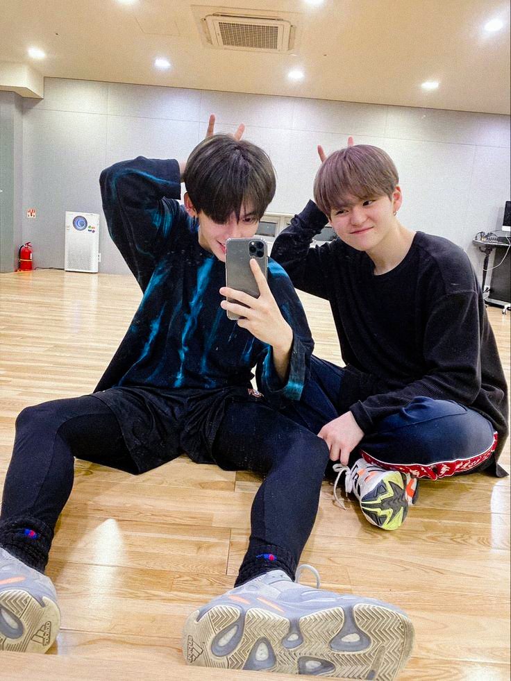 baehoondongpil's tweet photo. starting my YOSHINORI & HYUNSUK thread. 😊
#YoSuk 💖 https://t.co/4FUqxrVAUG