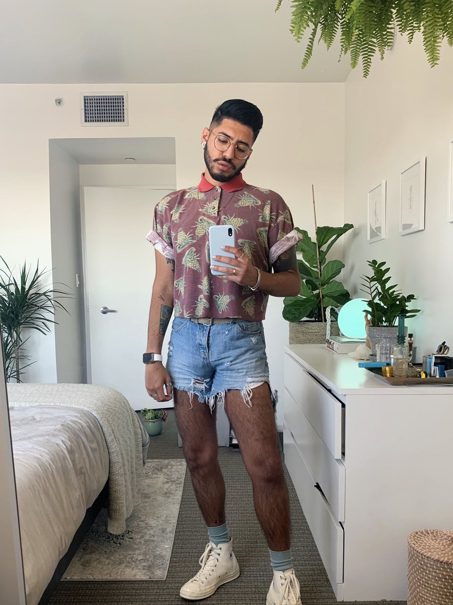 Adrianoj__'s tweet photo. Plant daddy, gotta wear a dad shirt to match. #imafather https://t.co/h5gYnvSHVK