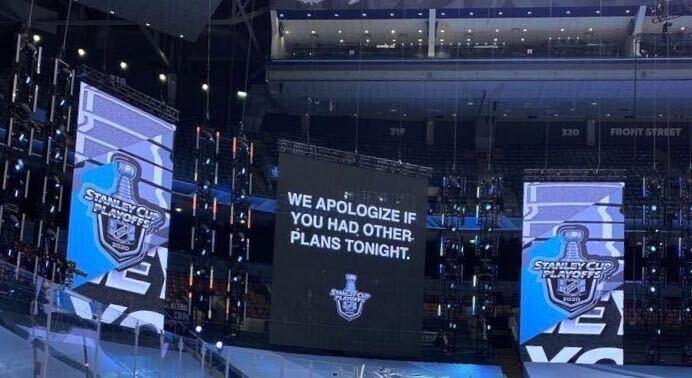 NHL's tweet photo. Sorry... 🤷‍♂️ #StanleyCup https://t.co/chFsEyElap
