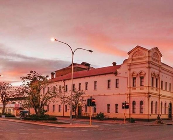 KBVisitorCentre's tweet photo. Coming to visit the #goldfields and need a place to rest your head. Come and see us at the KB Visitor Centre, we're happy to help.
Find us in the big pink building......no not that one!! The Kalgoorlie Town Hall on Hannan Street. #googleexperts #askatourismconultant #questacasa https://t.co/EHBKywVZwM