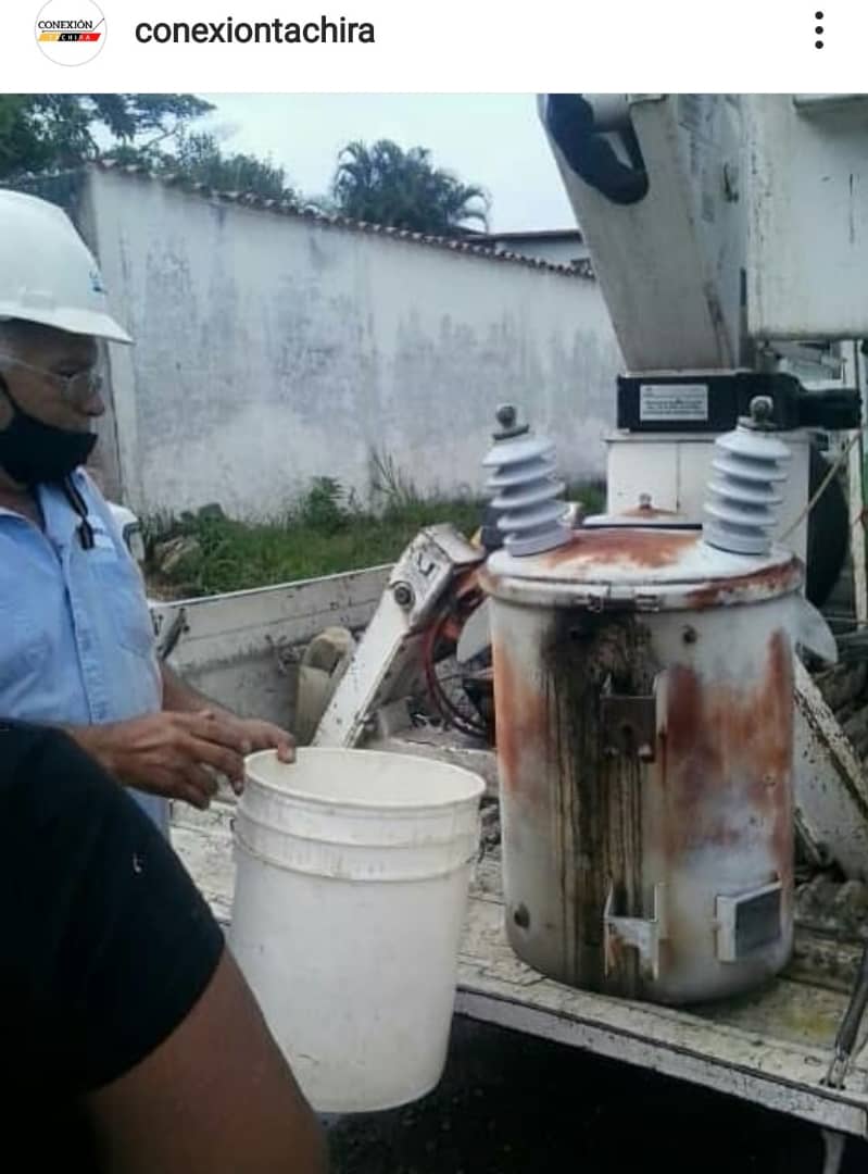 Un sector de San Rafael de cordero/Paramito y 12 de octubre en Táchira sin luz desde el 22 de julio por la explosión del transformador y no hay respuestas de Corpoelec. Por favor ayudar. <a href="/ECOSDELTORBES/">流川</a> <a href="/Rmundial860/">Radio Mundial 860 AM</a> <a href="/RadioTachira/">Radio Táchira 1000 AM</a> <a href="/LaMega107/">La Mega 107.3 FM</a> <a href="/PeriodistaDSD/">PeriodistaDSD</a> <a href="/laidygomezf/">Laidy Gomez</a>