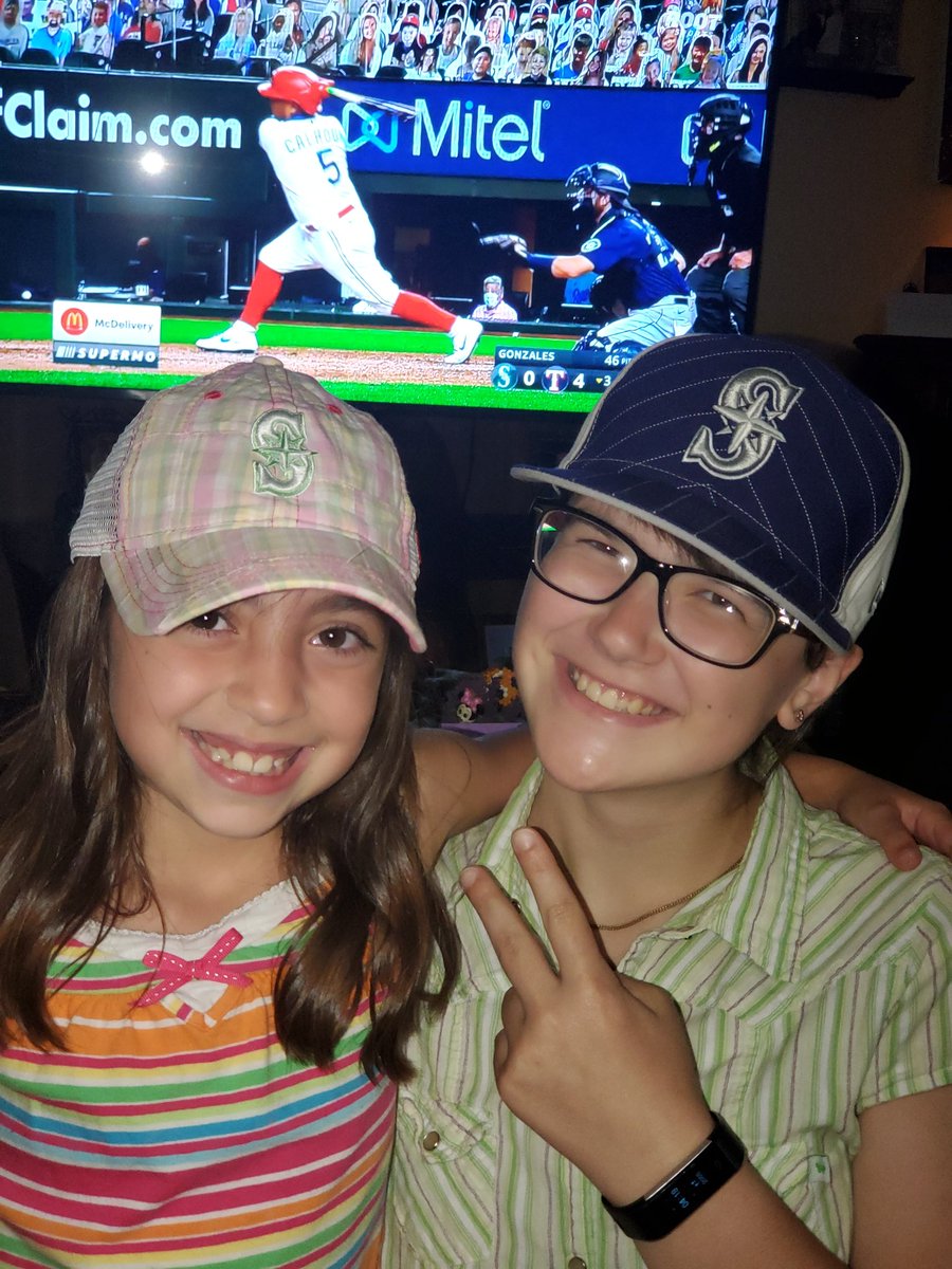 KristaArellanes's tweet photo. @ROOTSPORTS_NW @Mariners My girls rooting for the Mariners while entering the #RootSportsNW #MarinersBestSeat #WhereiRoot #TrueToTheBlue #SeattleMariners #DaughtersAndBaseball https://t.co/Xu1c6Xldnb