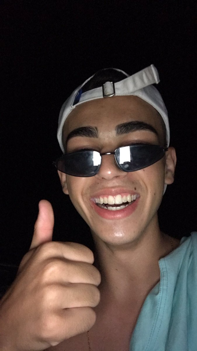 Diego_4lves's tweet photo. uma foto de você feliz em janeiro de 2020 sem imaginar o que estava por vir #sddsplanetaatlantida https://t.co/va0C1zJ0Jt