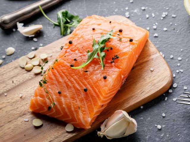 bookpadbitches's tweet photo. 5. Salmón

Bueno, esto no es un snack, es comida, pero hey, sí llena, y aporta más de la mitad de proteínas que debemos comer en el día. Es bajo en grasas y en calorías https://t.co/tVdp07fvSY
