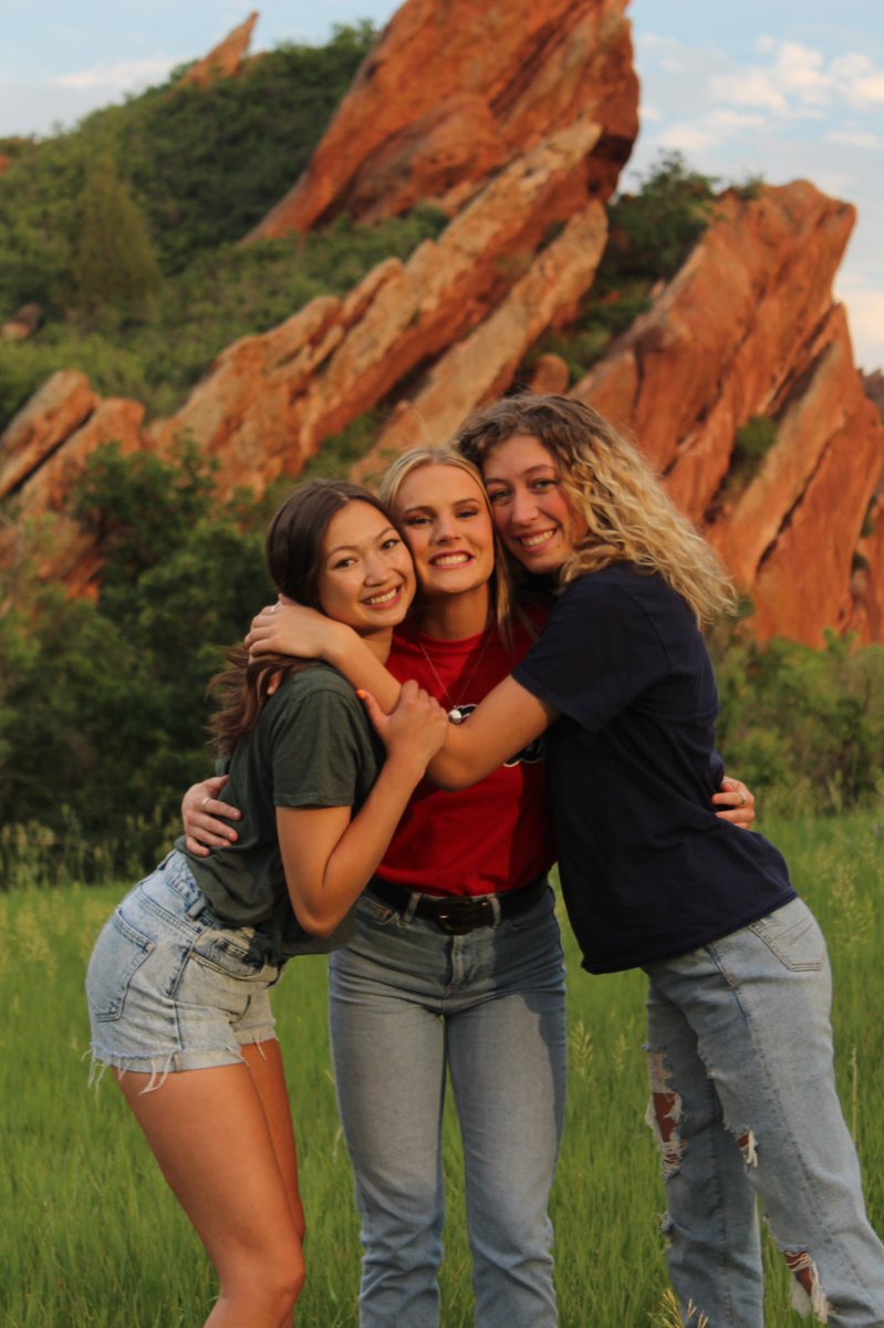 GraceEmmaB's tweet photo. luv u guys https://t.co/aGL40EiAvS