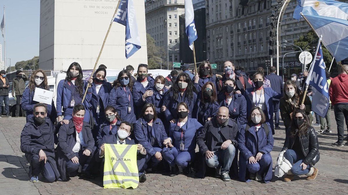 paulavi7's tweet photo. Tercera caravana de lxs trabajadorxs de Latam.
Seguimos peleando x nuestrxs puestos de trabajo .
Aca se lucha !!
#LatamNingunaFamiliaEnLaCalle
#YoNoTeVi https://t.co/O9Ix3ObNZz