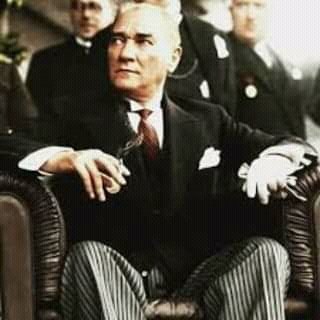 MeteBoylu42's tweet photo. #AtatürkAtamOlamaz ATATÜRK e hakaret eden insanların İslam'a hizmet etmiş olmalarını sanması kadar saçma bir tag. https://t.co/p5UBuZKVrB
