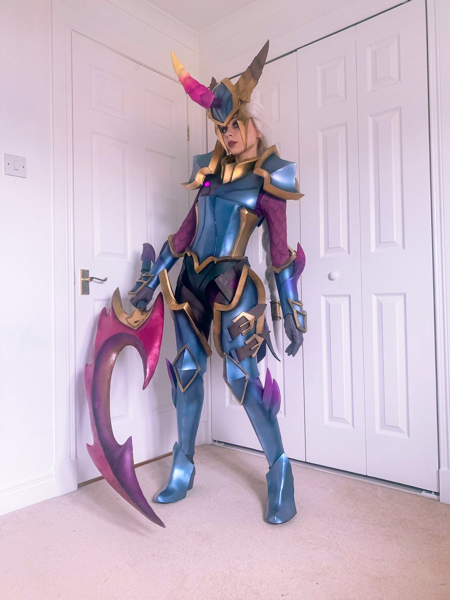 Women with swords?🤔 Finally finished my Dragonslayer Diana cosplay from  @LeagueOfLegends !!🐲✨, image size:900x1200