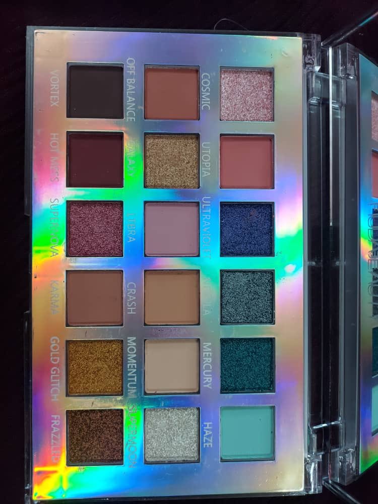 AlReemshop2's tweet photo. Huda beauty eyeshadow palette 😍

900 https://t.co/teYcbfQh78