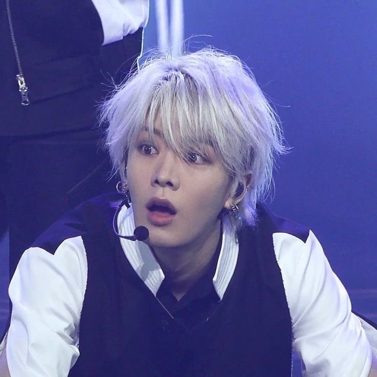 hourly yuta tweet media