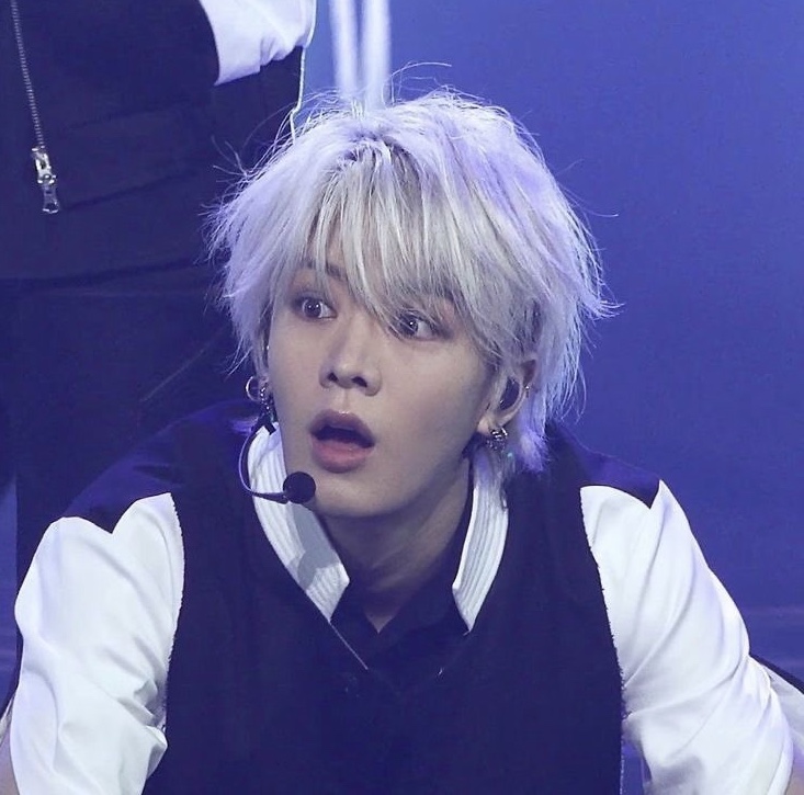 hourly yuta tweet media