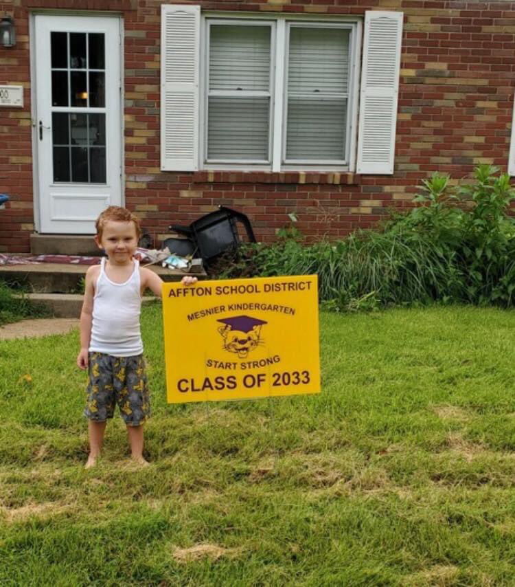 Mesnier_Primary's tweet photo. Only 13 days until our first day of school! Today we surprised our incoming kindergarteners. We are excited to welcome the Affton Class of 2033 to Mesnier. 💜💛 #startstong #afftonlearns https://t.co/5JMZUhlXYJ