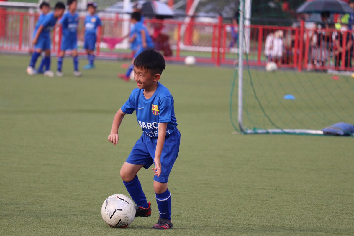 里木 息子をサッカー日本代表へ Sur Twitter わけのわからないポーズ バルサ サマーキャンプ サッカー 里木 息子をサッカー日本代表へ Sur Twitter わけのわからないポーズ バルサ サマーキャンプ サッカー
