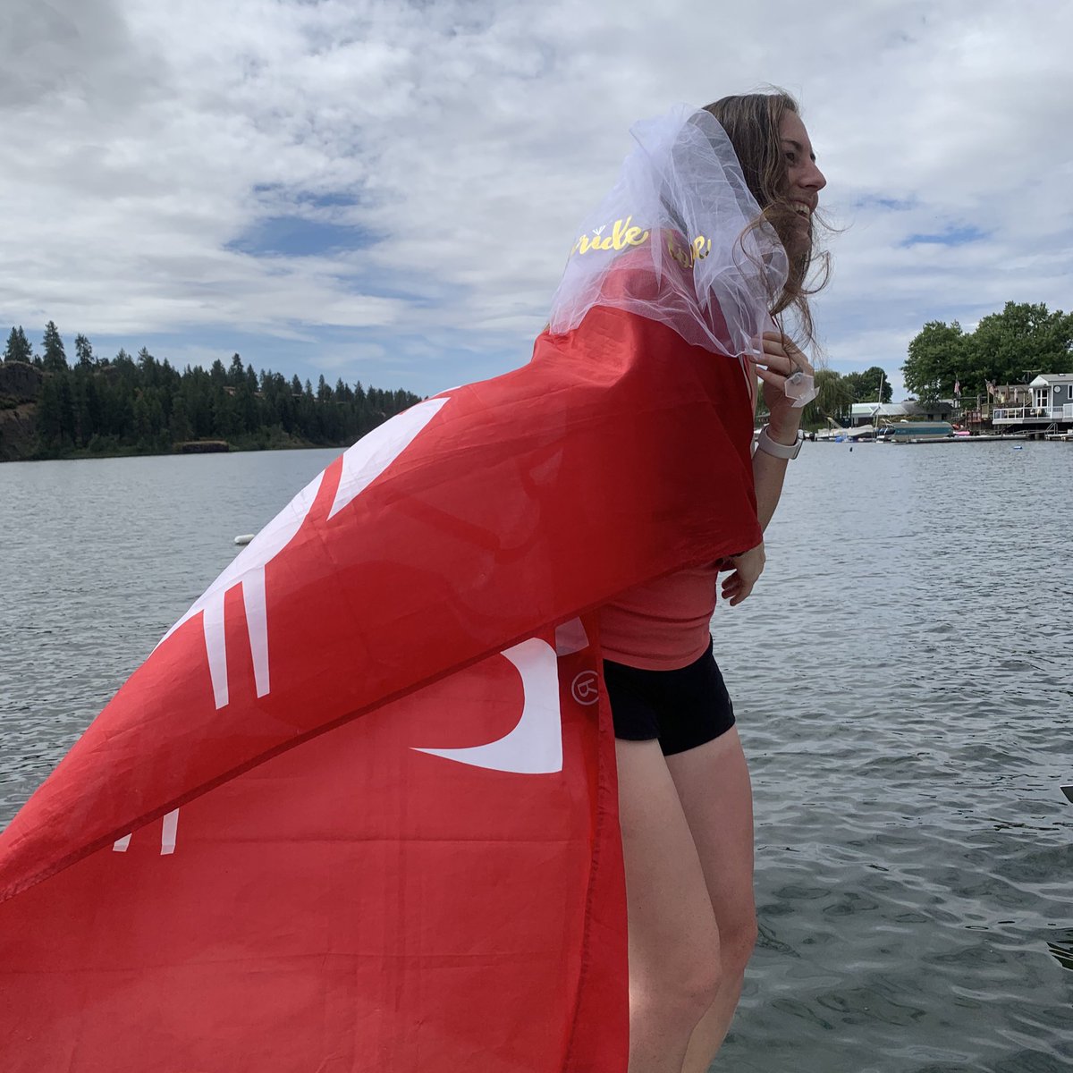 Grateful to get to celebrate a wonderful person this last weekend. Thanks for all the laughter and lake time. Can’t wait for #MD2020! 👰🏼🏉🤵🏼 

#BrideToBe #GoCougs #BonnyBecomesABarrett #EOAFST #RugbyLife