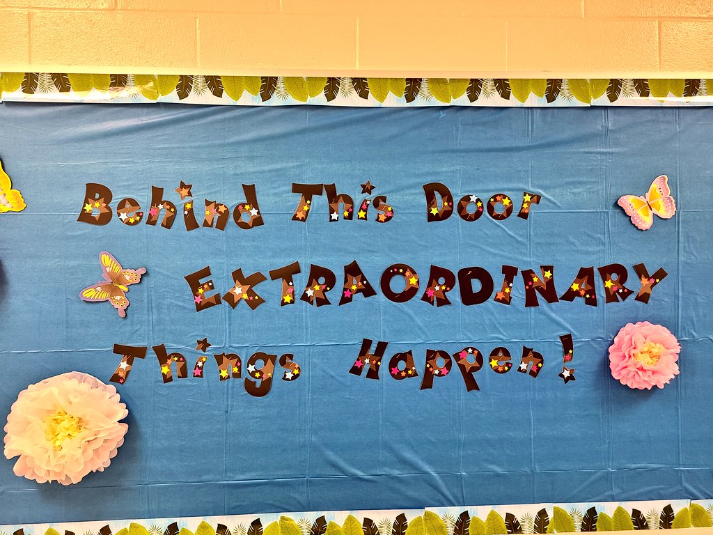 AlmandBonnie's tweet image. @Carrie_marie3, at @RSE_HCS,  teachers wanted to make our halls shine, so they filled their boards with positive messages for all to see! Ready for virtual Open House tours! #Tagaleader, @MickiFoster, what&apos;s happening at NHE? #HCSReadytoLearnChallenge
