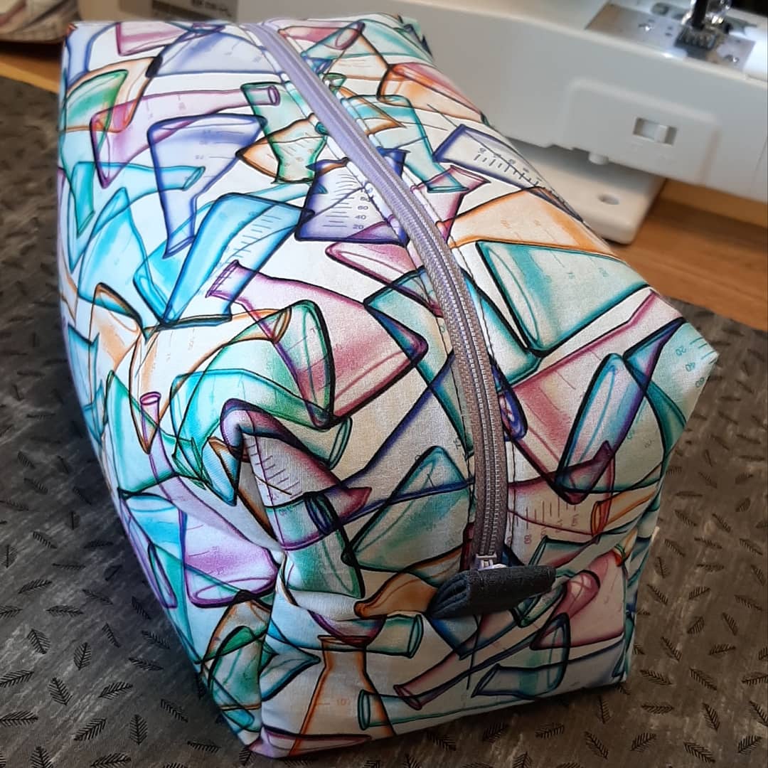 MadebyRini's tweet photo. I made boxypouches 😊💪🧵👍���

#ilovesewing✂️❤️ #isew #boxypouches #handmadepouches #handmadeboxypouches #imakepouches #toiletrybag #zipperpouches #madeinkentucky https://t.co/jlHwhkeXfD