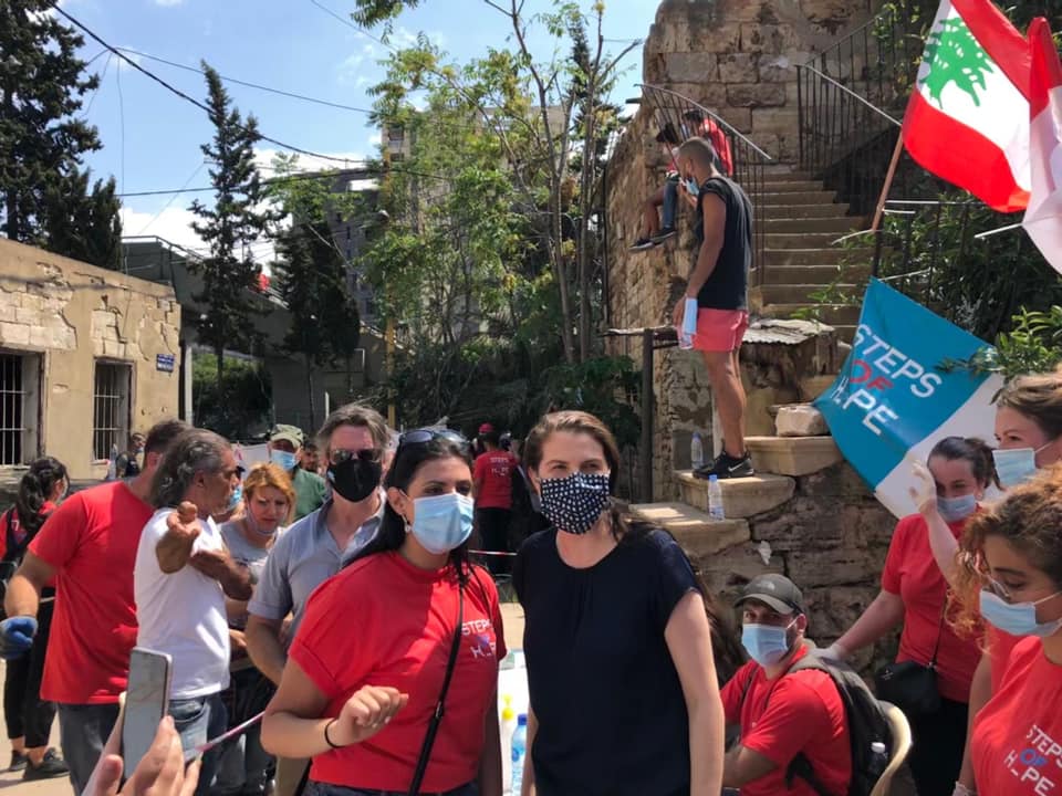 stepsofhopeau's tweet photo. Thank you to our #volunteers on the ground, accompanied yesterday by @SafirAustralia #Australian Ambassador Rebekah Grindlay, who successfully distributed +1,500 food packs to those living close to last week's catastrophic #Beirut blast. #SOHopeAu #Lebanon #LebanonExplosion https://t.co/mwGubr0Jjs