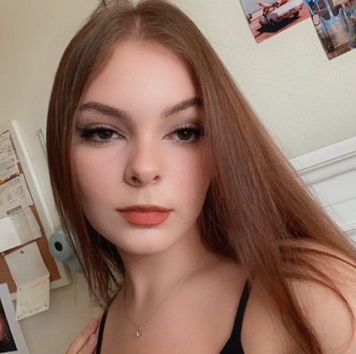 —𝐂𝐀𝐋𝐋𝐈𝐄.⠀⠀⠀ 𝘴𝘪𝘹𝘵𝘦𝘦𝘯⠀⠀⠀ 𝘴𝘩𝘦/𝘩𝘦𝘳⠀⠀⠀ 𝘤𝘢𝘱𝘳𝘪𝘤𝘰𝘳𝘯⠀⠀⠀ 𝘣𝘢𝘴𝘪𝘤𝘢𝘭𝘭𝘺 𝘭𝘪𝘷𝘦𝘴 𝘪𝘯 𝘩𝘦𝘳 𝘤𝘢𝘳