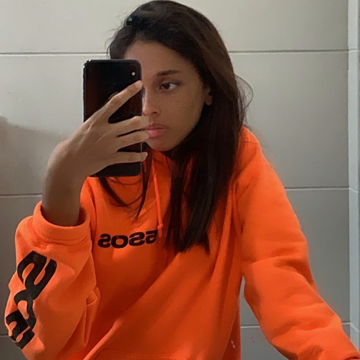 —𝐇𝐀𝐍𝐀𝐍.⠀⠀⠀ 𝘯𝘪𝘯𝘦𝘵𝘦𝘦𝘯⠀⠀⠀ 𝘴𝘩𝘦/𝘩𝘦𝘳⠀⠀⠀ 𝘭𝘦𝘰 ⠀⠀⠀ 𝘥𝘪𝘦𝘵 𝘪𝘴 𝘴𝘵𝘳𝘪𝘤𝘵𝘭𝘺 𝘴𝘩𝘳𝘪𝘮𝘱 𝘢𝘯𝘥 𝘯𝘰𝘰𝘥𝘭𝘦𝘴