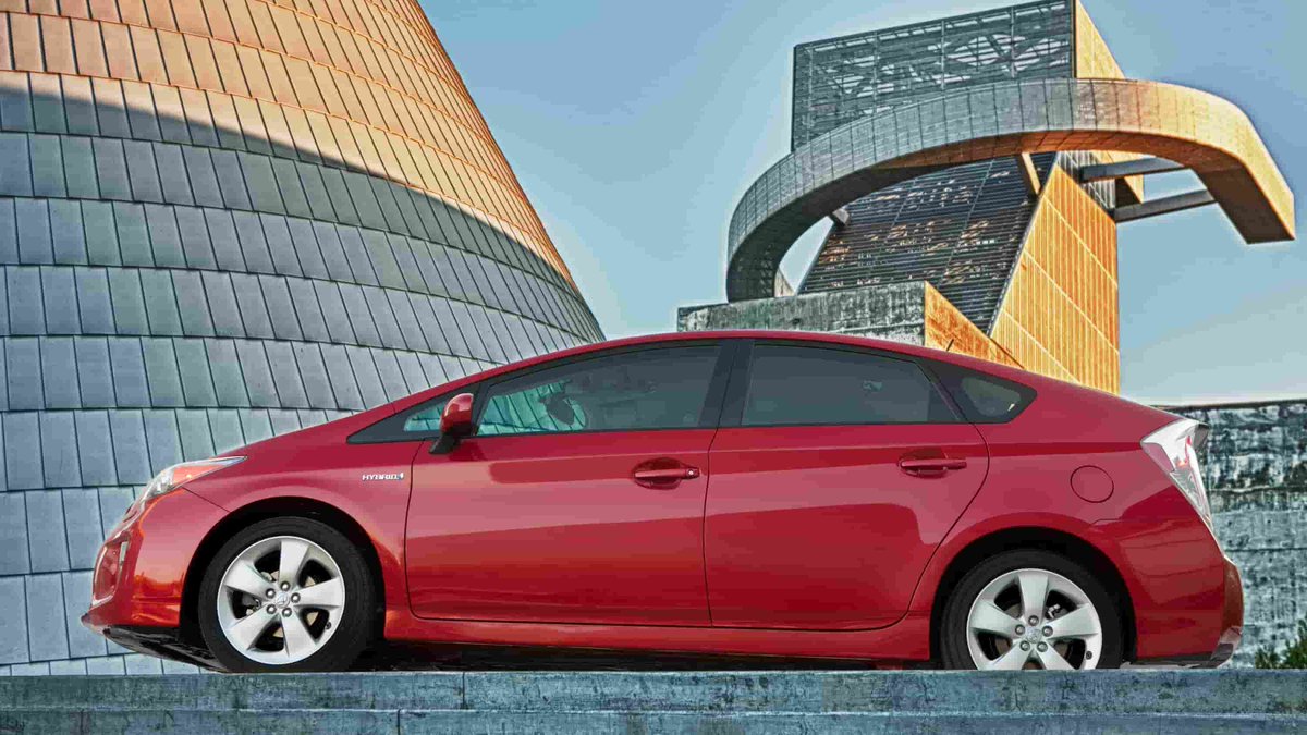 the_hybrid_guy's tweet photo. Slower than normal Prius? Is it you or just the car? https://t.co/AKJAjGKXk0 #toyotaprius #toyota #prius #greencarmovement #hybrid #TuesdayThoughts https://t.co/CgHo3Zoemp