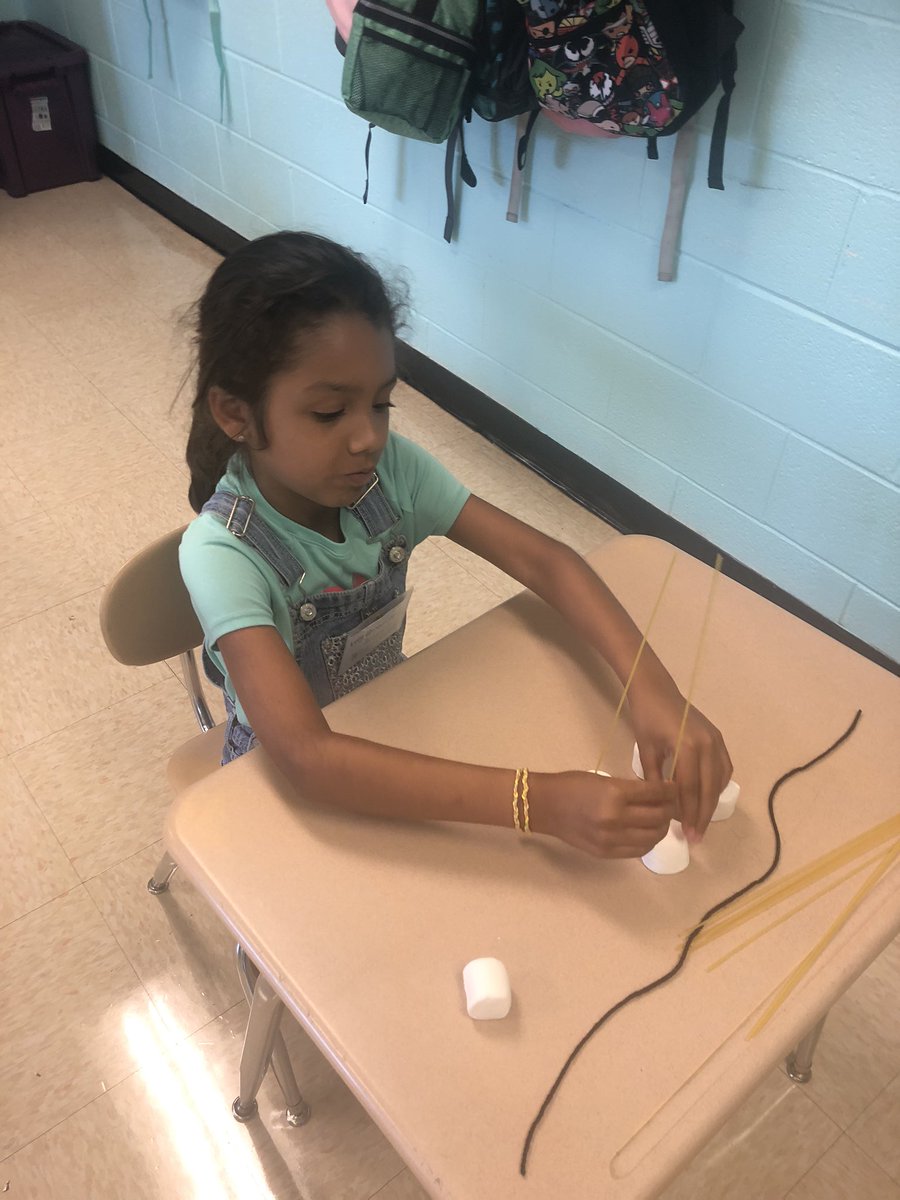 studentledroom's tweet photo. First day challenge: Who can build the tallest tower? #loudoncountyachieves https://t.co/r8ea96nlTm