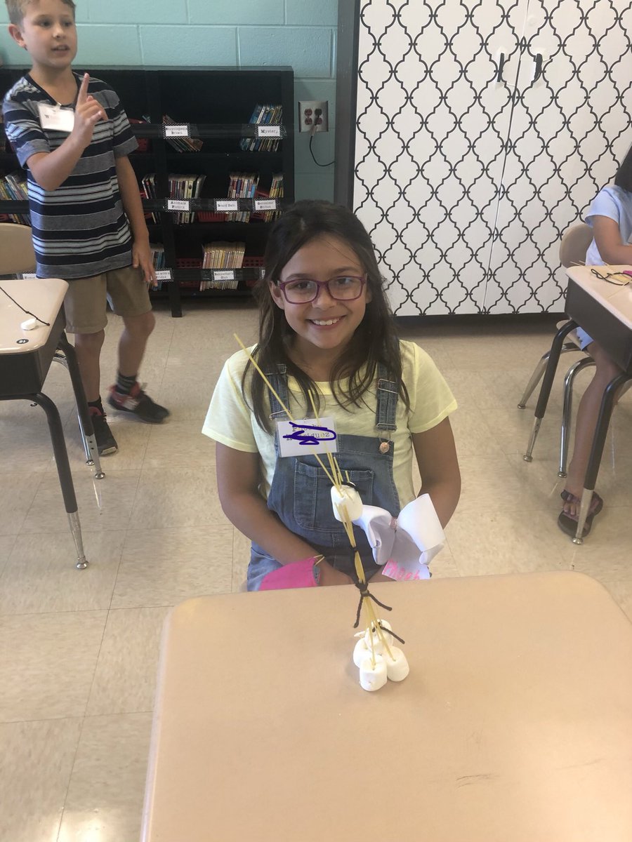 studentledroom's tweet photo. First day challenge: Who can build the tallest tower? #loudoncountyachieves https://t.co/r8ea96nlTm