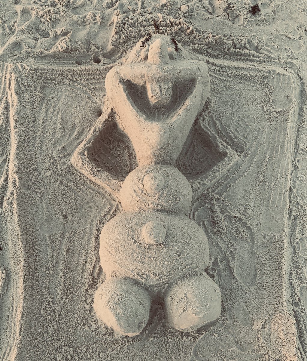 findingusband's tweet photo. 🎵🎶 "In summMMEEEERRRRRRRRRRRR!!!!" 🎵🎶
Found Olaf getting some rays on @RosemaryBeachFL!! @DisneyFrozen
#TravelswithUS #FindingUs https://t.co/OkbjNL5FHE