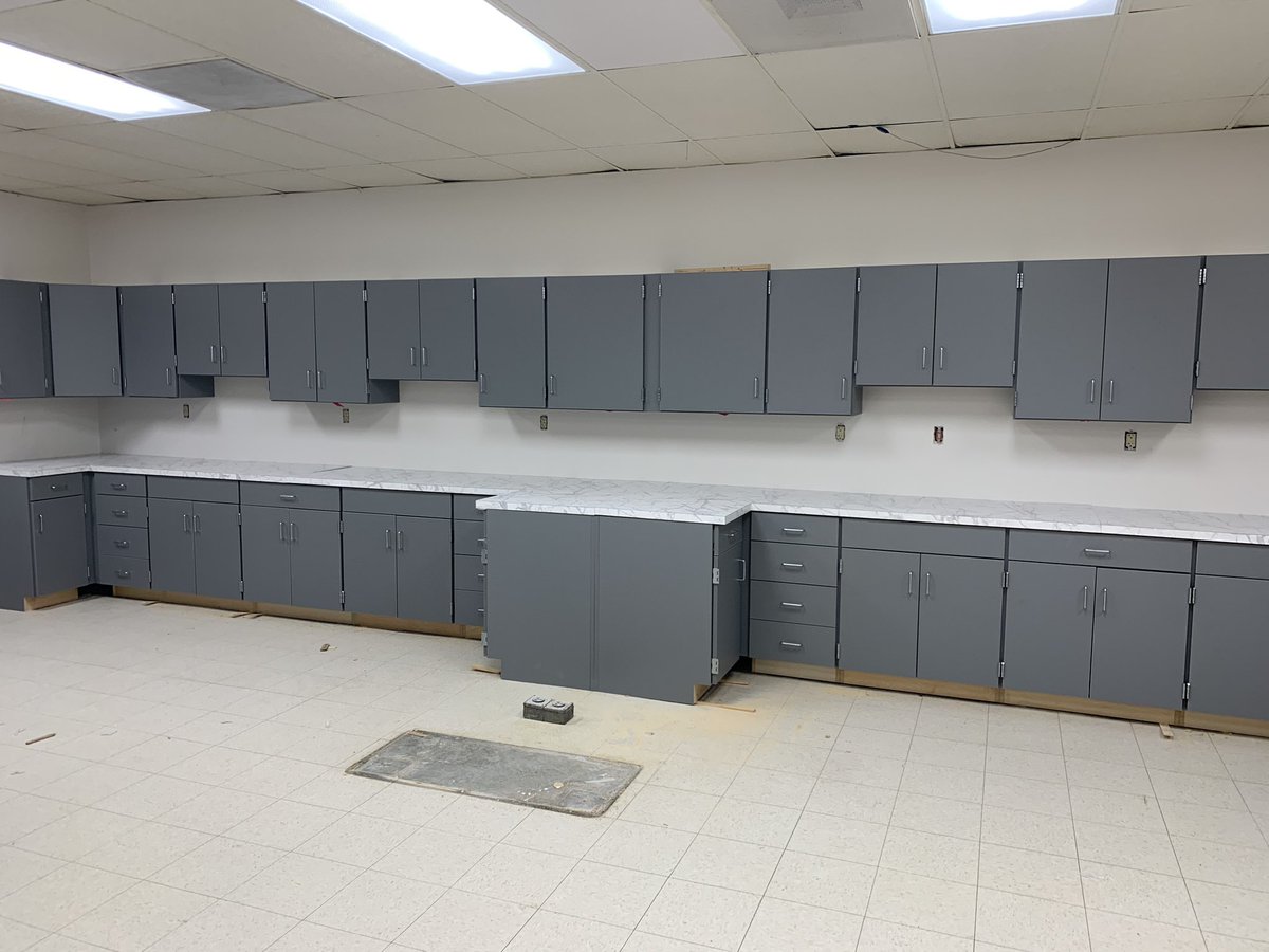 OranSupt's tweet photo. New additions in FACS room coming along nicely. #gettingready4school https://t.co/9aEN4oMfXV