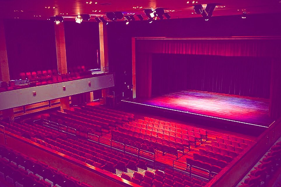 Bobsickle's tweet photo. #LightItRed #WeMakeEvents #saveliveperformance #albanarena #theatre #live #theatre #performance #wearedying https://t.co/6tGAgyTr1f