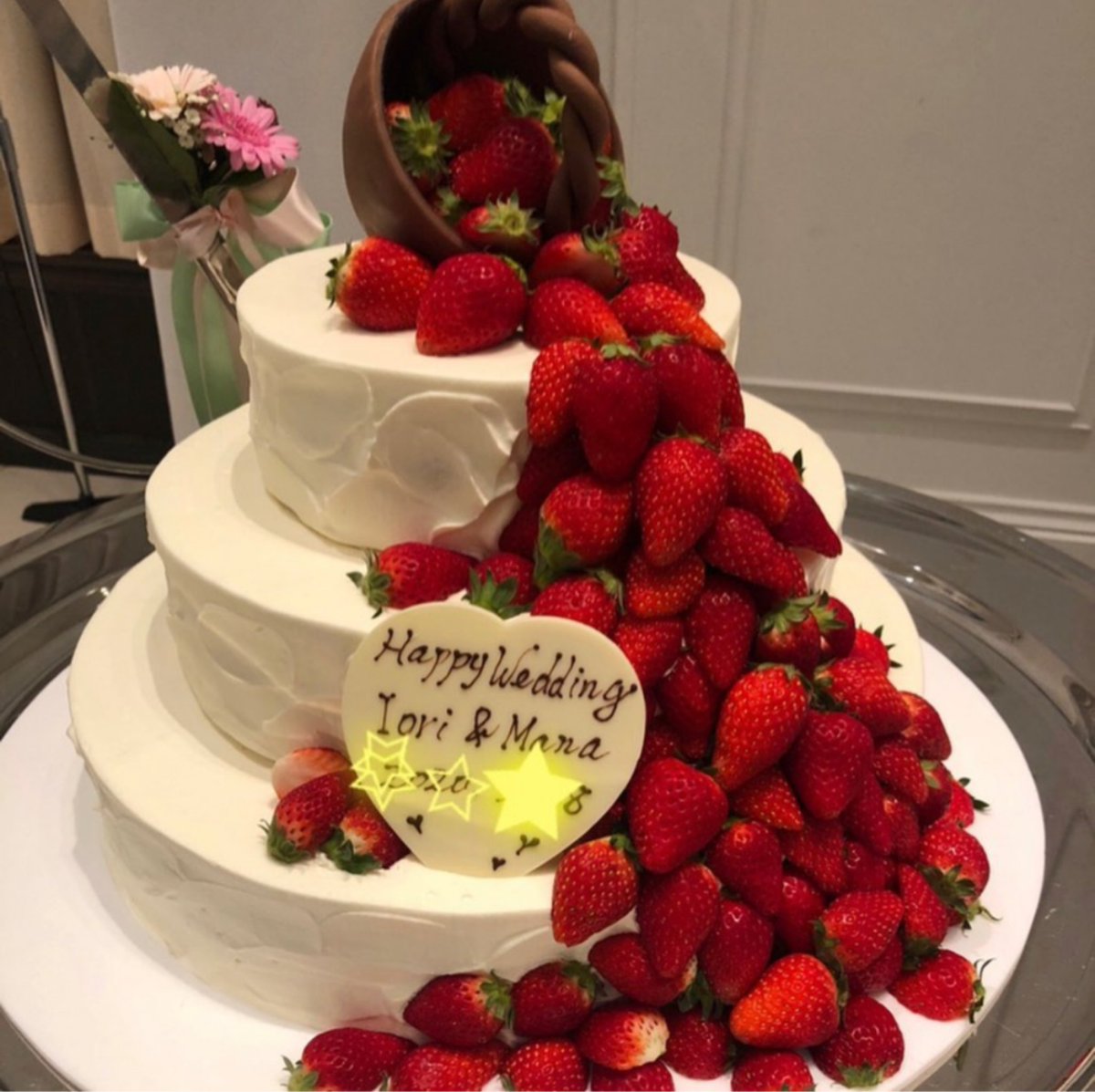 つくば結婚式場 セントルミエール 公式 Auf Twitter オリジナルウェディングケーキ かごから苺が 溢れ出したようなデザイン シンプルではありますが インパクト大ですね 茨城 つくば 挙式 披露宴 ウェディングケーキ 自分たちらしい オリジナル